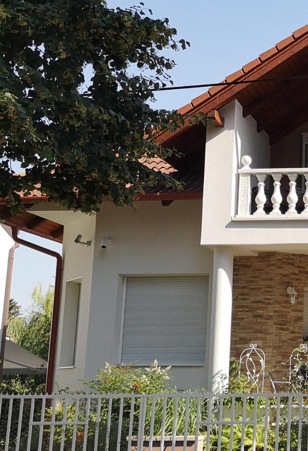 Csillag Haz Apartment Mosonmagyarovar Exterior photo